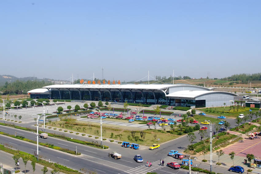 盱眙汽車客運(yùn)站 建筑面積23000㎡，結(jié)構(gòu)跨度48m.jpg